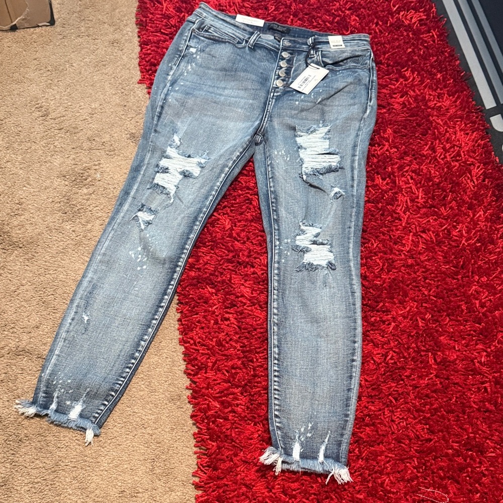 Judy Blue Distressed Skinny Jeans in Blue